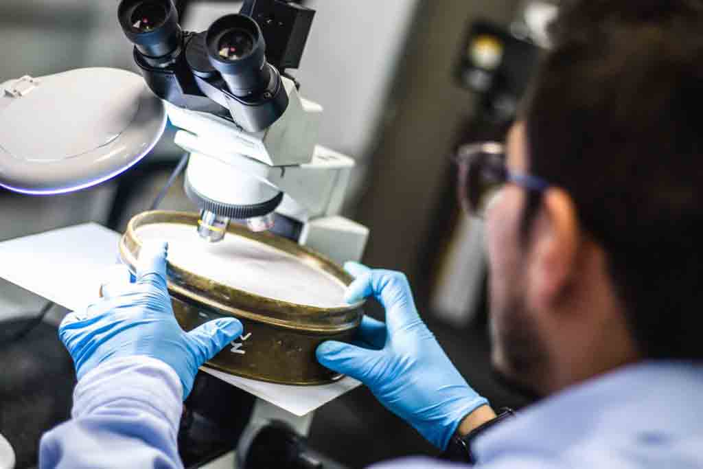 Laboratorio de ensayos de materiales - Metrologia calibracion foto tamiz 4