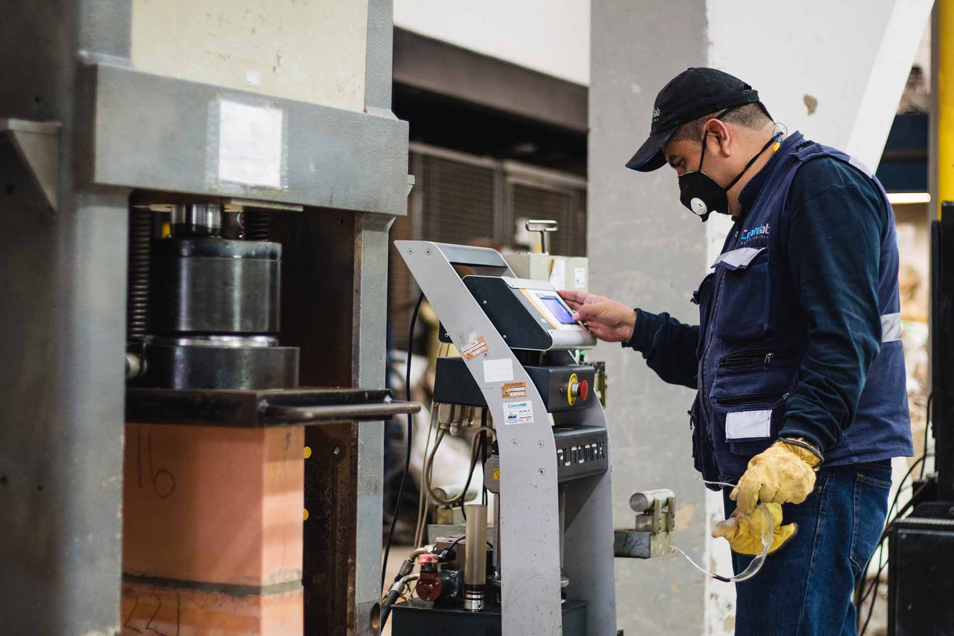 La importancia de contar con un laboratorio de materiales acreditado